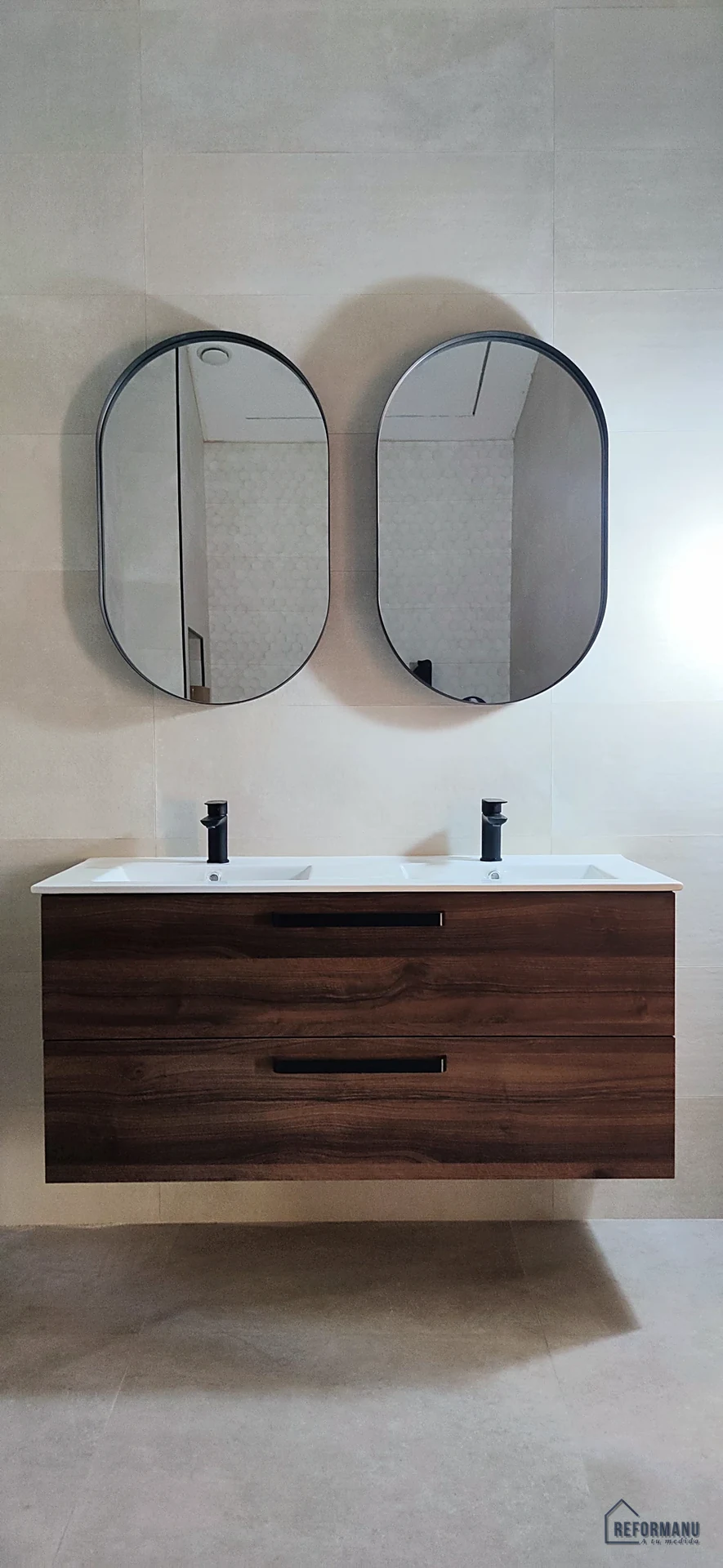 Bathroom with floating walnut vanity